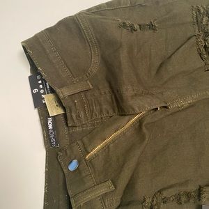 Fashionnova Army green ripped skinny jeans SIZE 9